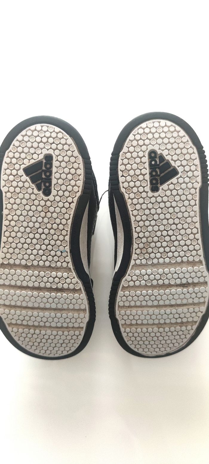 Basket Adidas cuir pointure 26 - photo numéro 3