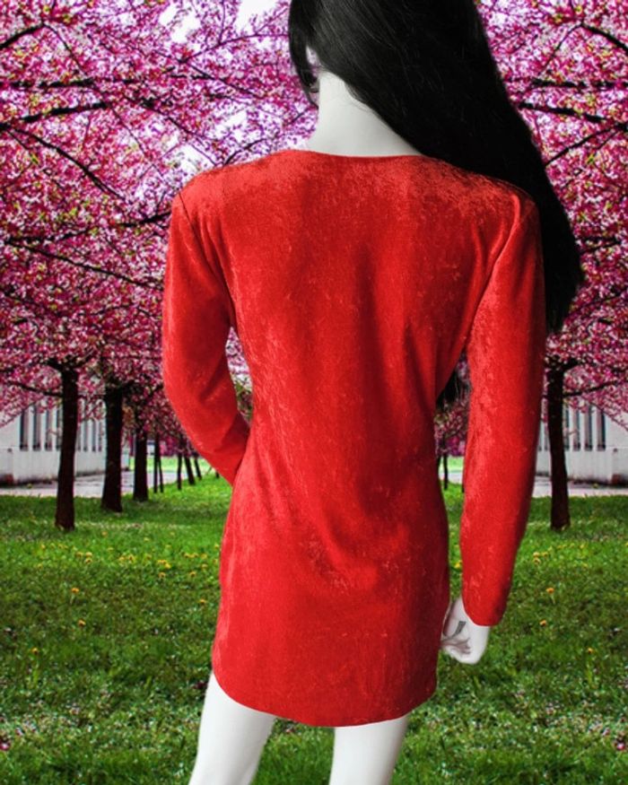 Robe en velours rouge avec col carré - photo numéro 5