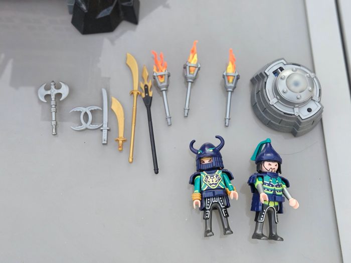 Playmobil La citadelle secrète du dragon 5480 + dragon rouge 5463 - chevalier et dragon - photo numéro 4