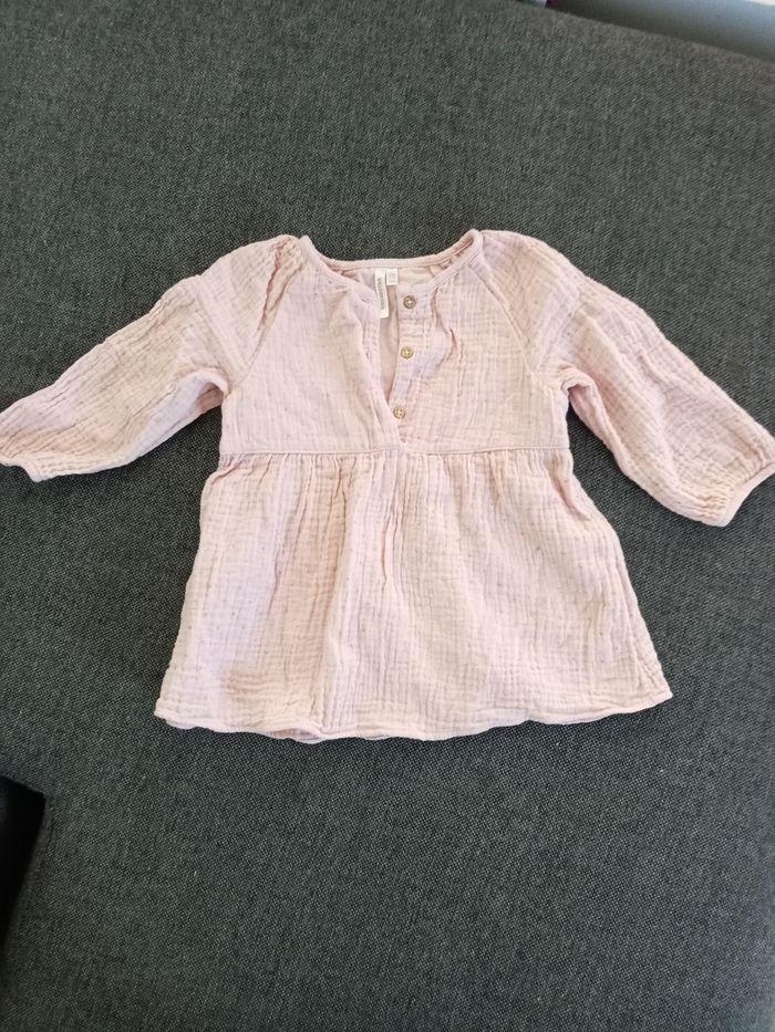 Robe rose à poids dorés