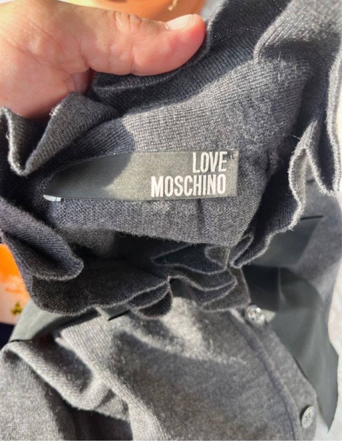Gilet love moschino taille 38 - photo numéro 6