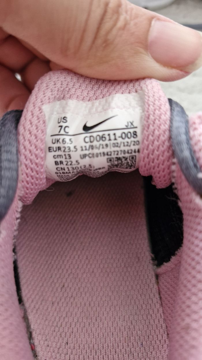 Nike Air Max Plus TN Bébé - Pointure 23,5 - Gris et Rose - photo numéro 4