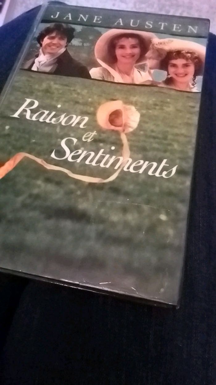 Livre Jane Austen " Raison et sentiments " - photo numéro 12