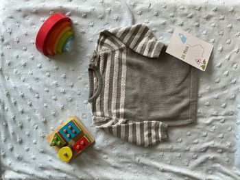 pull chaud col rond gris et blanc 36 mois mes petits cailloux