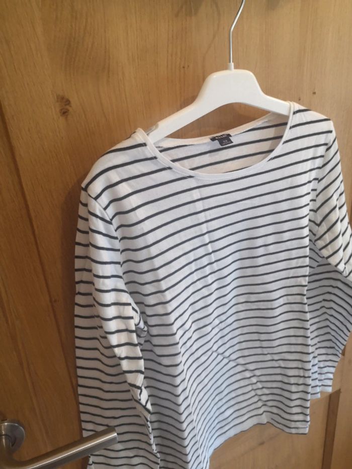 T-shirt Kiabi ligné en noir et blanc 12 ans - photo numéro 3