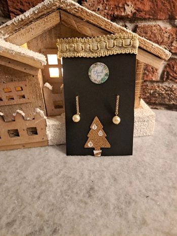 Boucles d'oreilles pendante perles et strass blanc