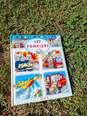 Livre les pompiers la petite imagerie