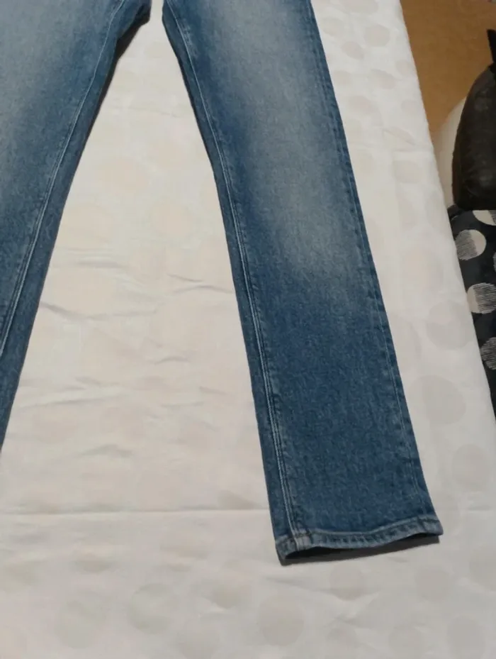 Pantalon jeans  femme Asos taille 38  jeans court coupe légèrement skinny neuf - photo numéro 2