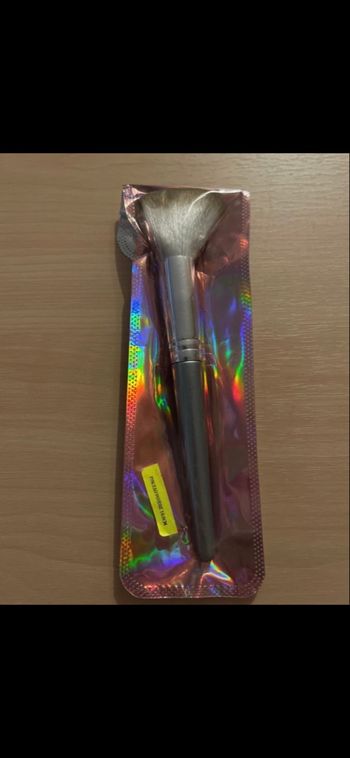 1 pinceau maquillage neuf 