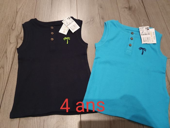 Débardeurs 4 ans neufs