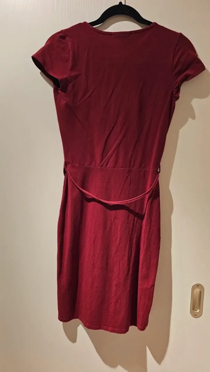 Robe bordeaux - photo numéro 2
