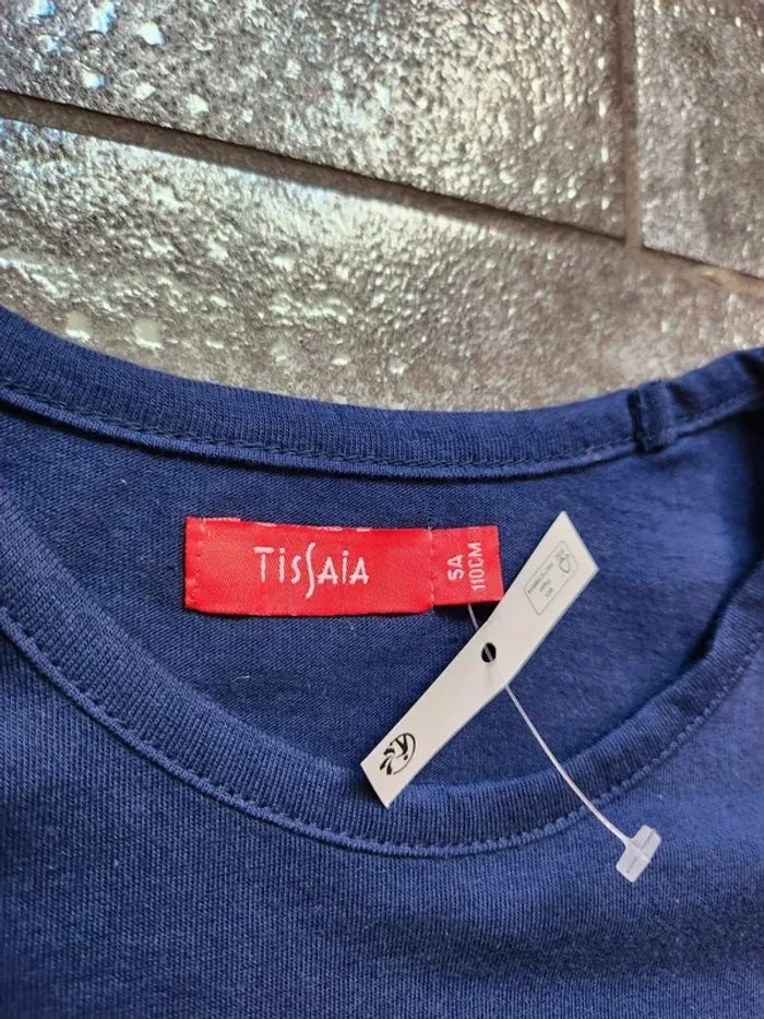 T-shirt neuf - photo numéro 3