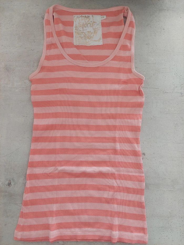 Robe à bretelles larges