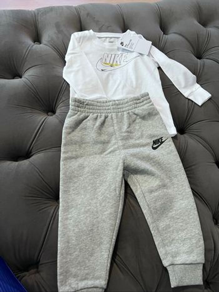 Ensemble Nike - photo numéro 2