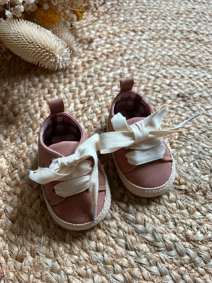 Chaussures vieux rose Kiabi 0/3m - photo numéro 2