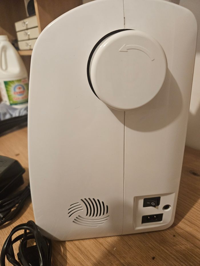 Machine à coudre - photo numéro 2