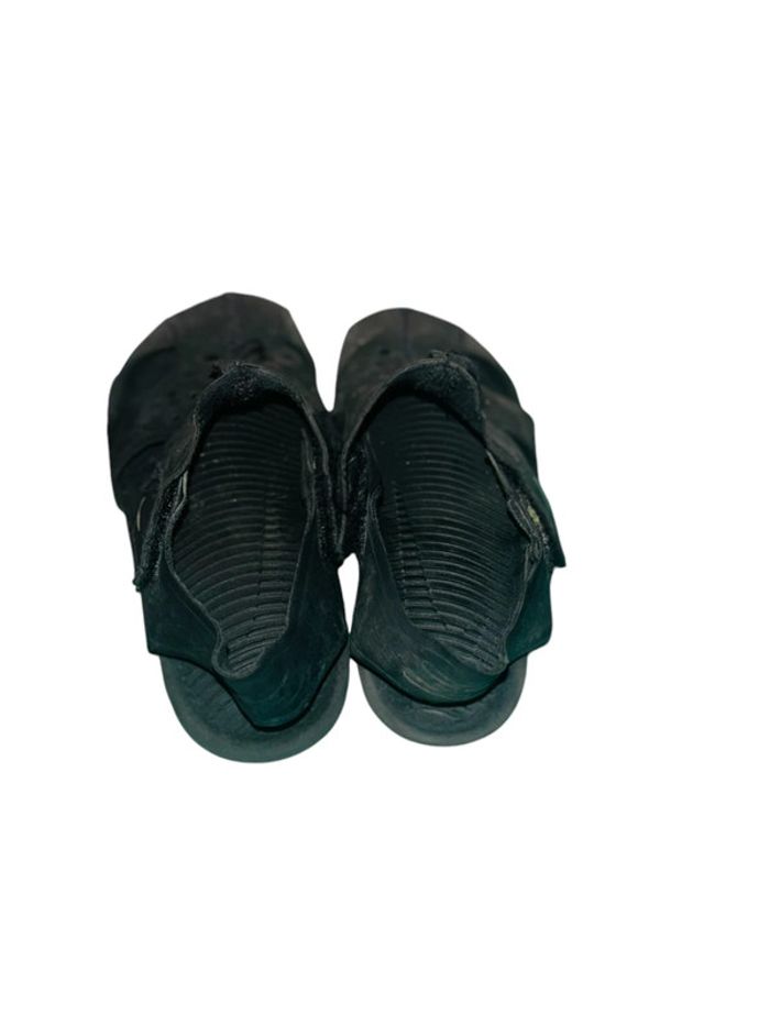 Sandales Nike taille 22 - photo numéro 2