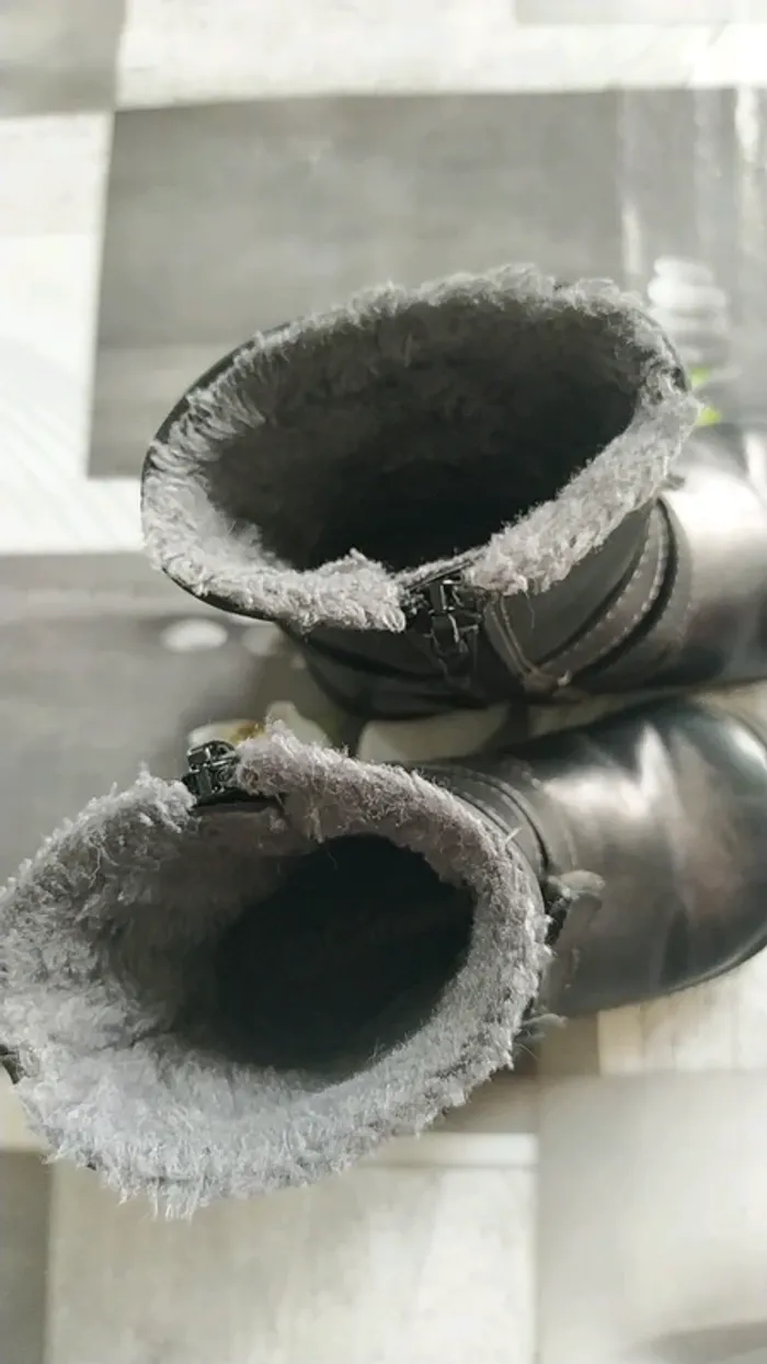 Bottes fourrées t 21 - photo numéro 4