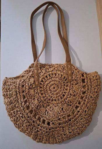 Sac à main demi-lune zippé en paille