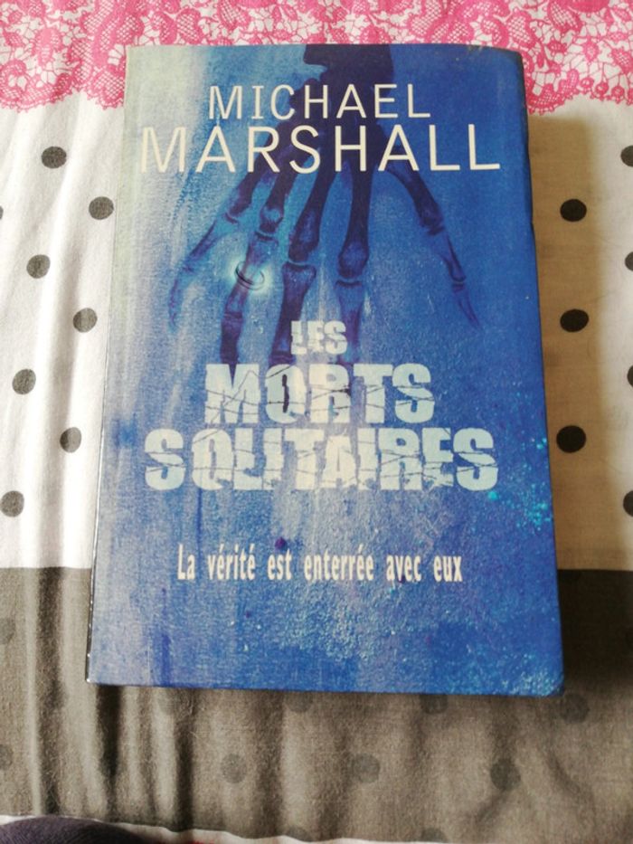 Les morts solitaires