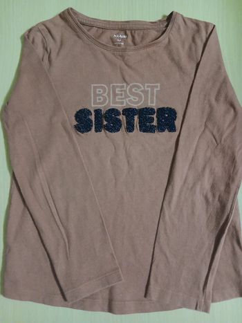 Pull fille en coton taille 6 ans marque kiabi couleur rose fonce tres bonne etat 