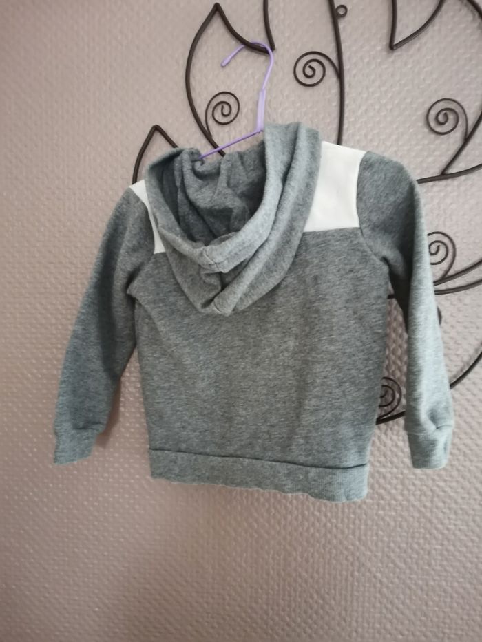 Sweat zippé 1/2  ans - photo numéro 3