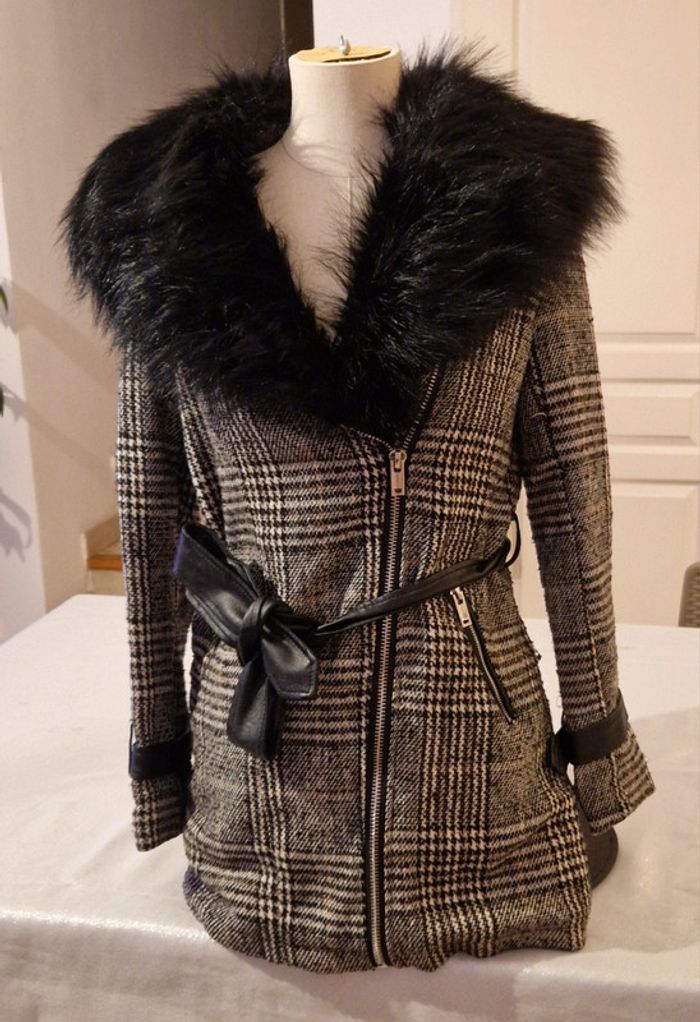 Manteau fausse fourrure taille 36 - photo numéro 2