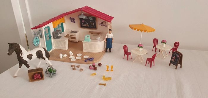Schleich 42592 Café des cavaliers