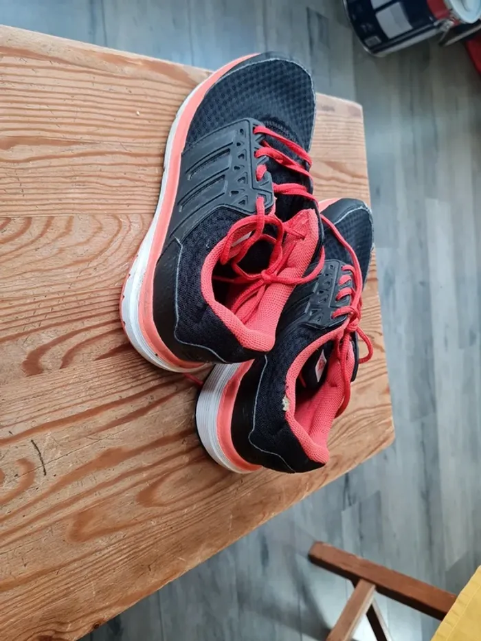 Basket Adidas taille 38 - photo numéro 2