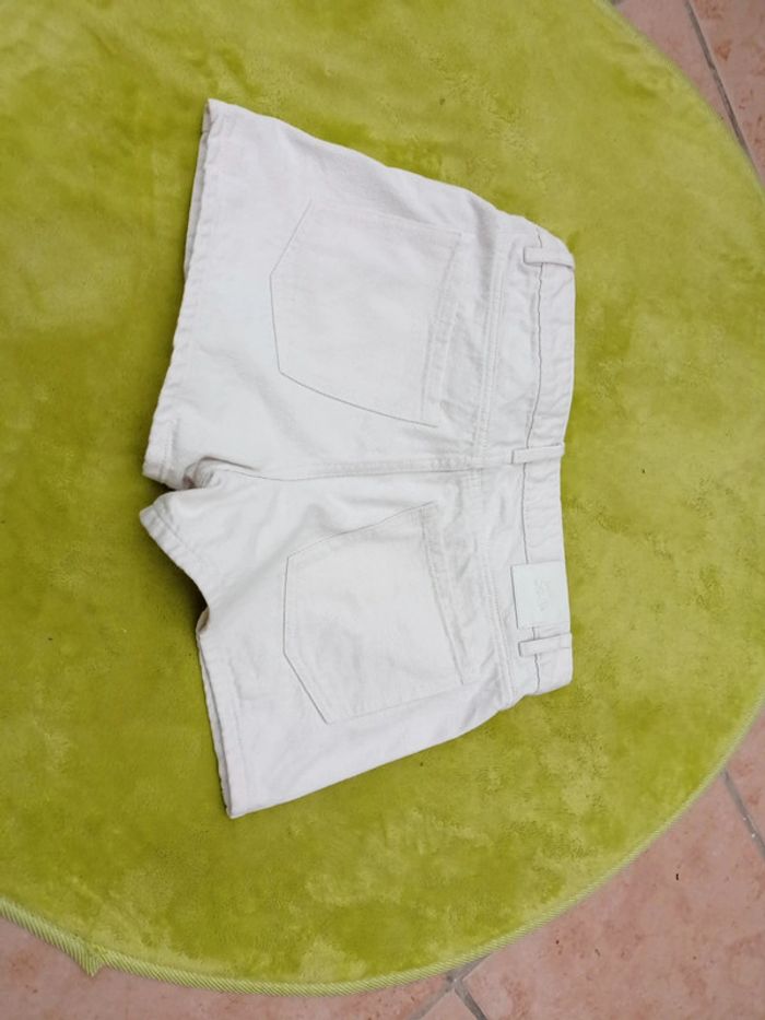 Short en jean blanc Jennyfer taille 38 - photo numéro 4