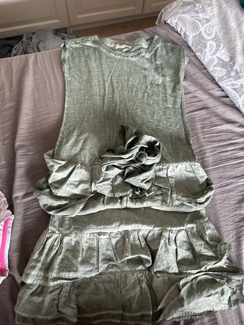 Très belle robe Essentiel Antwerp 16 ans
