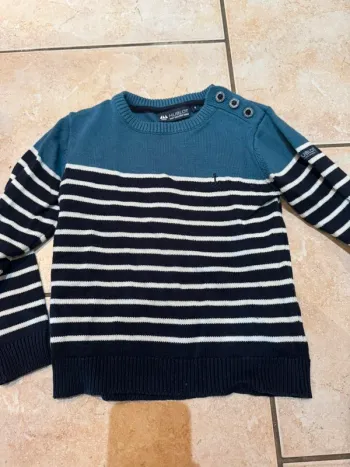 Pull marque hublot 8 ans