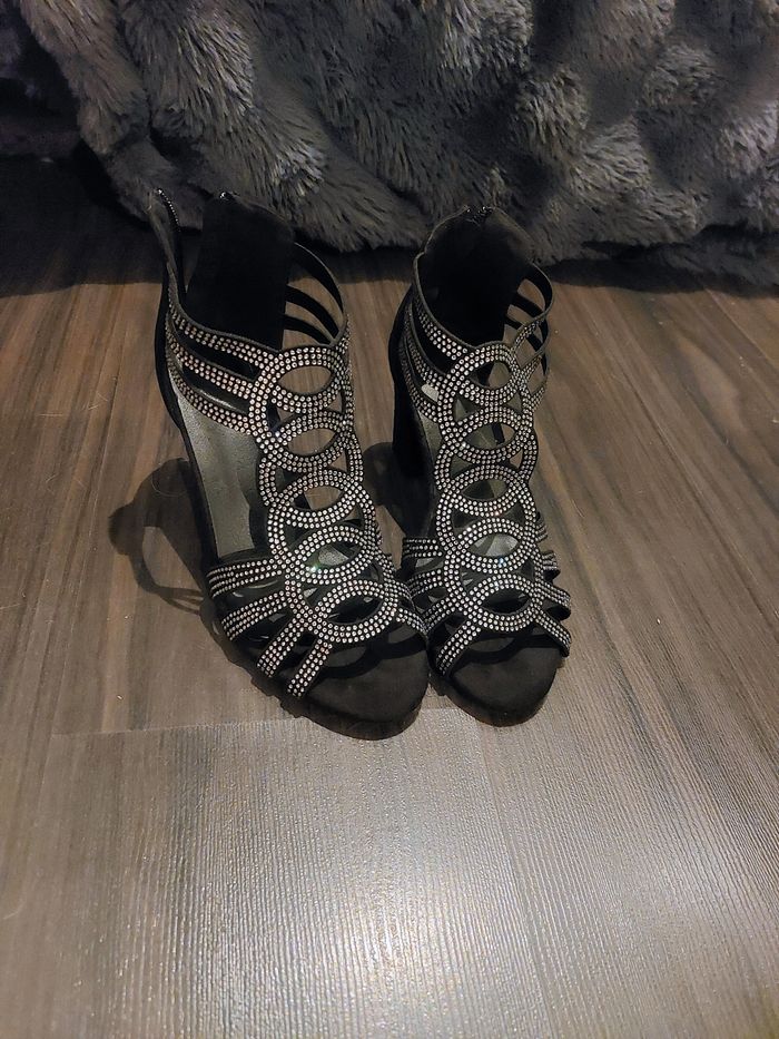 Sandales à talons noires avec strass NEUVES, très  classes - photo numéro 8
