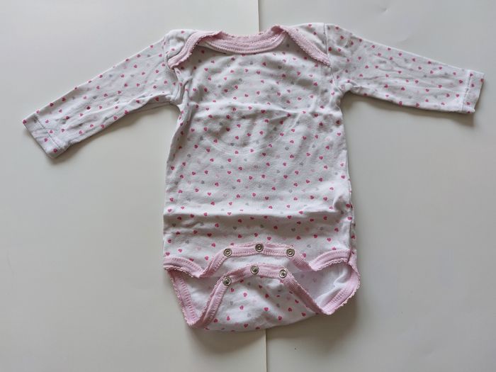 Lot 5 bodies 9 mois - photo numéro 6