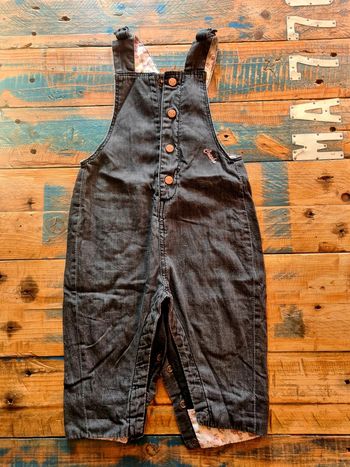 Salopette en denim noir pour bebe fille