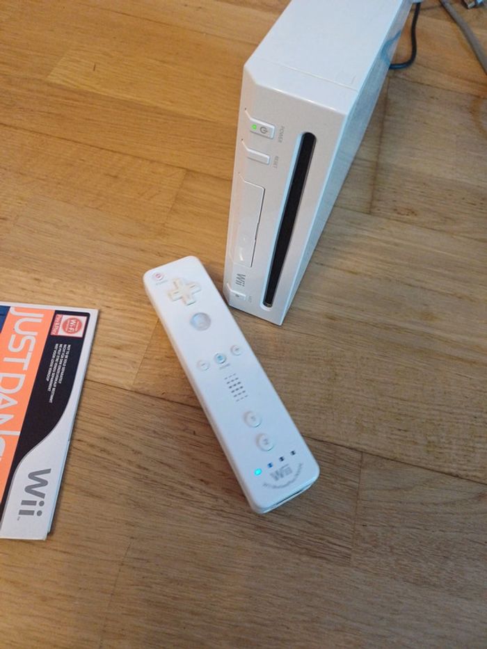 Nintendo Wii - Just Dance 2 Pack - photo numéro 15