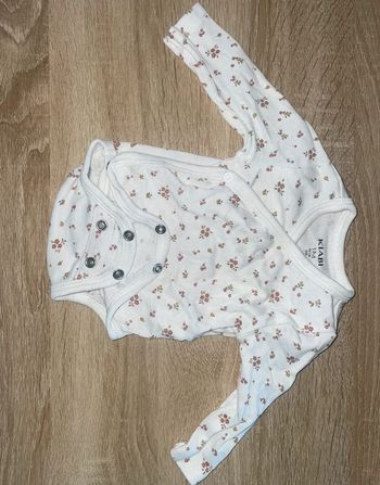 Body bebe cache coeur