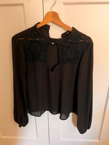Blouse noire dentelle