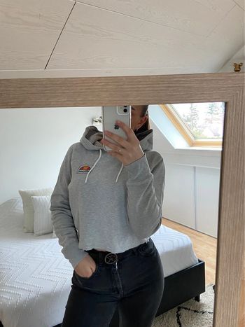 Sweat court ellesse à capuche