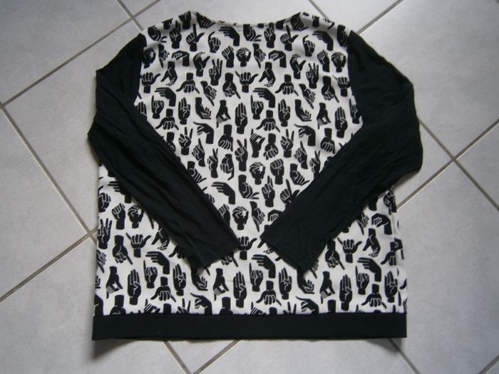 Blouse ML noir motifs "mains" COP COPINE Taille 42 - photo numéro 5