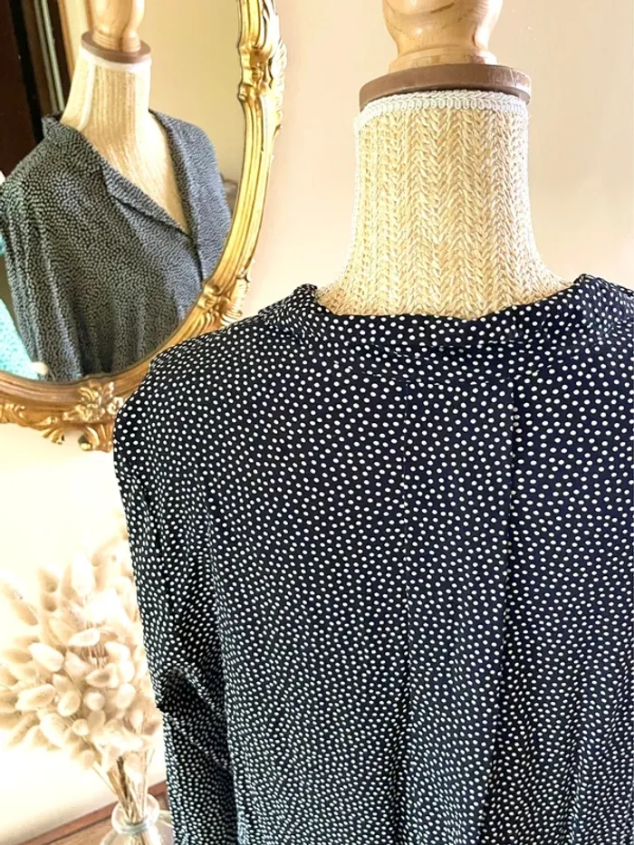 Sublime chemise manche longue à boutonnage et col noir et blanc style plumetis à pois - photo numéro 14