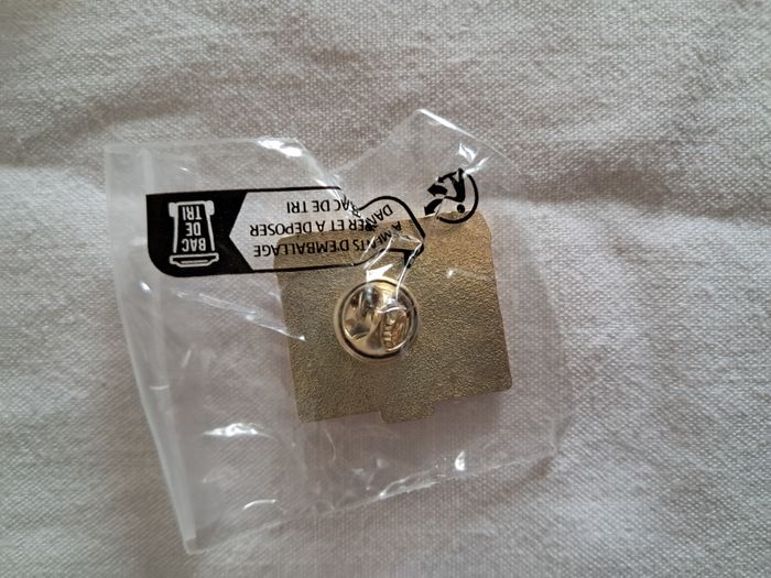 Lot de 4 pin's polly pocket neufs - photo numéro 3