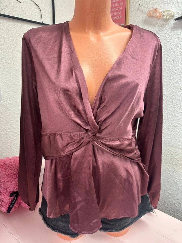 Blouse satinée violette