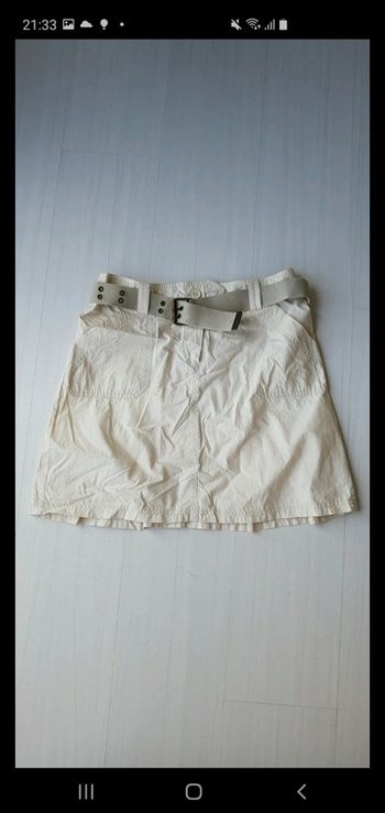 Jupe beige avec ceinture