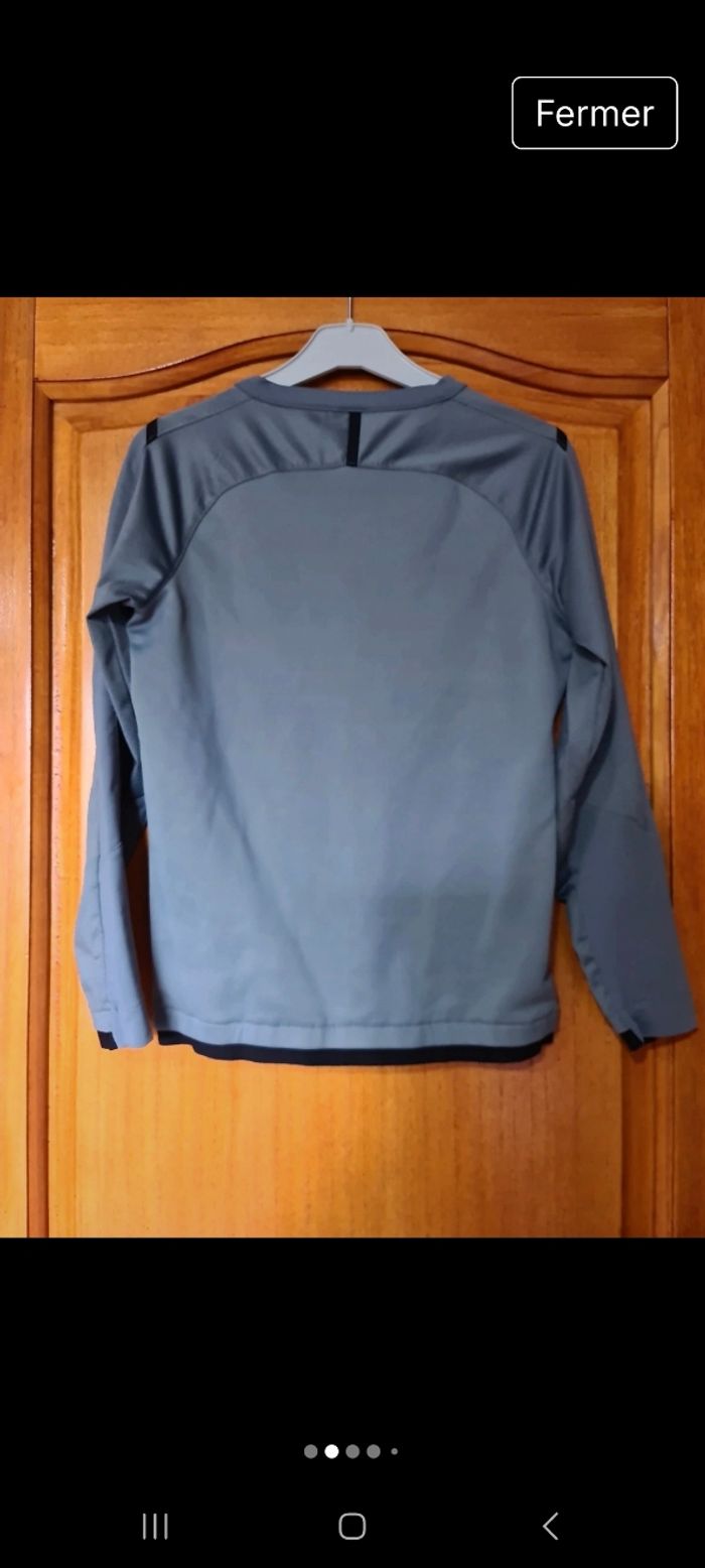 Haut de sport taille 12 ans - photo numéro 2