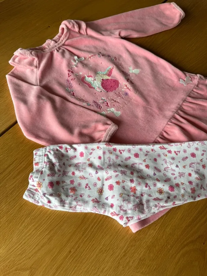 Chemise de nuit velours rose et bas en coton, thème licorne 🦄 - Taille 3 Ans - photo numéro 3