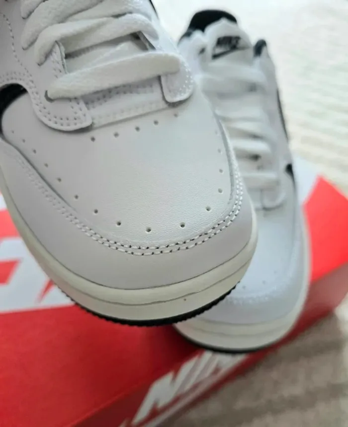 Basket Nike noir et blanche - photo numéro 6