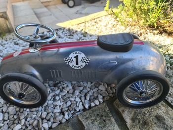 Voiture enfant de la marque Vilac ou pour la décoration, 