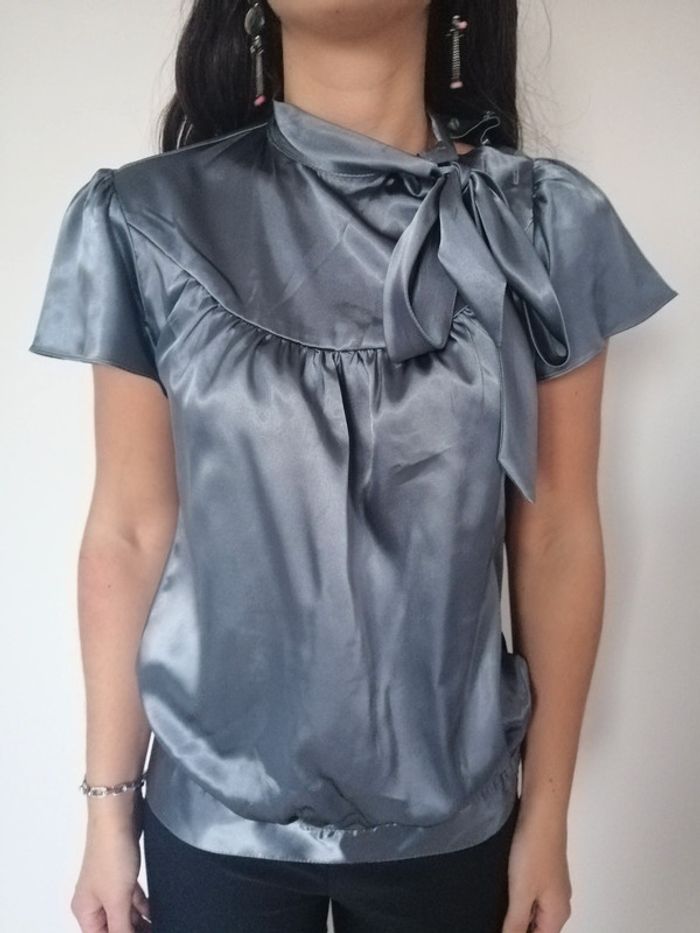 Haut de soirée argent en satin - photo numéro 1