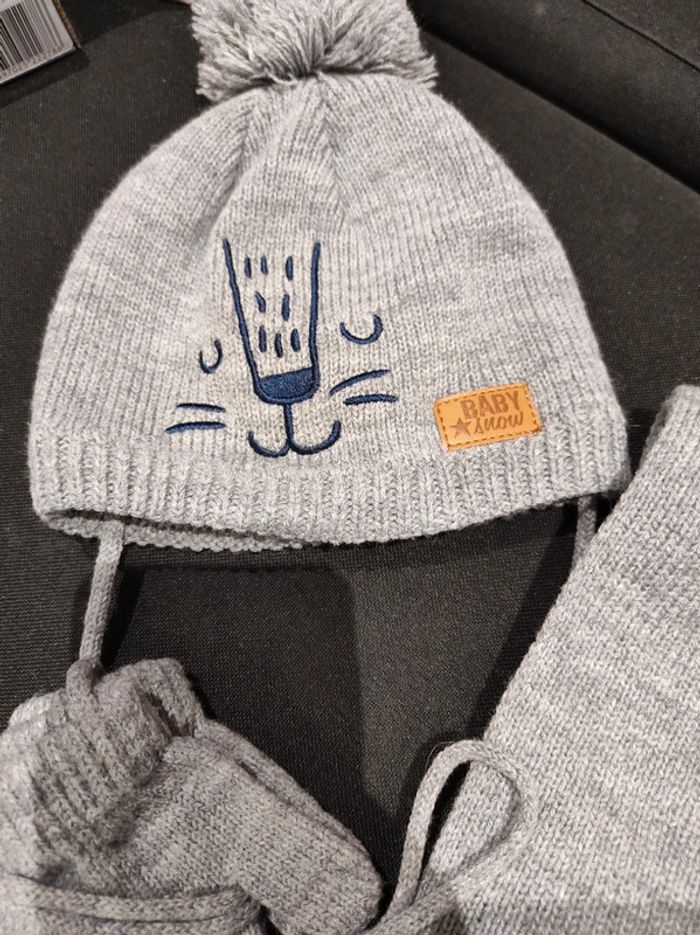 Ensemble bonnet écharpe gant 6/12mois neuf - photo numéro 2